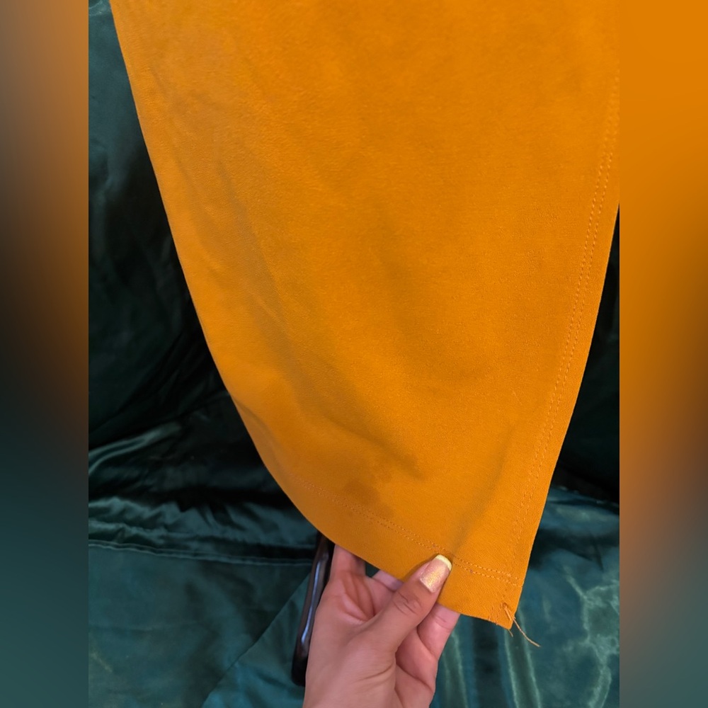 Versatile Midi Skirt - Picture 6 of 6